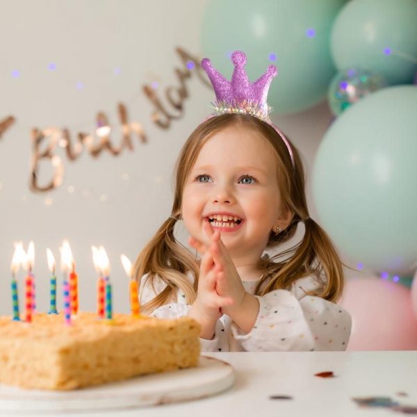 BIRTHDAY FUN LED-Haarreifen mit Krone, 4-fach sortiert