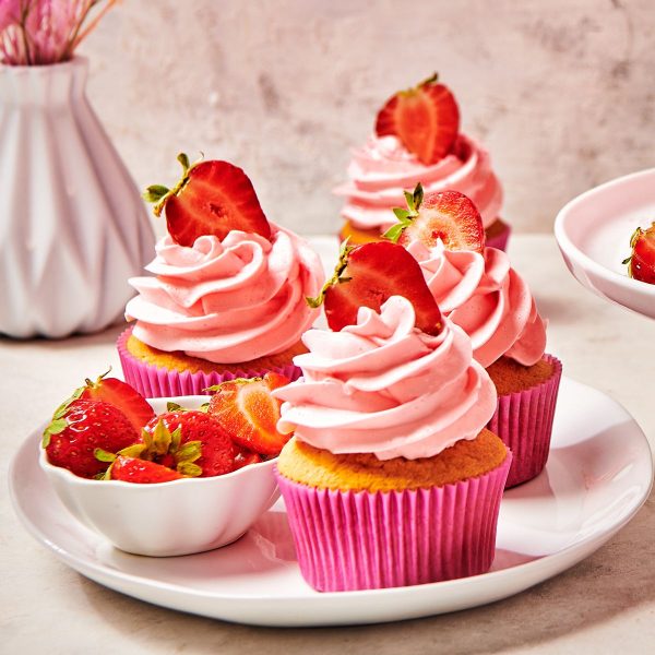 FunCakes Mix for Enchanted Cream® Strawberry 450g
