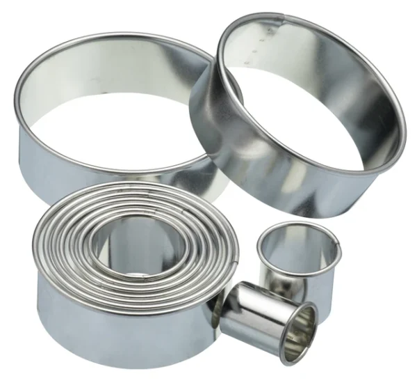 KitchenCraft Elf runde glatte Gebäckausstecher mit Aufbewahrungsdose aus Metall